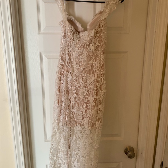 Soieblu Dresses & Skirts - White lace floor length gown